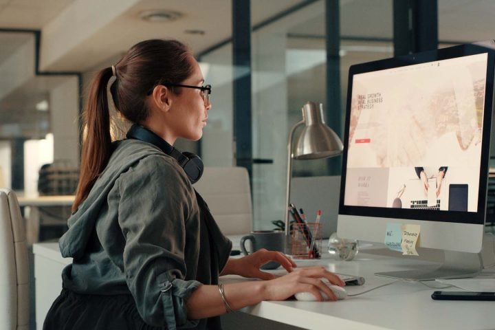 how to delete a weebly website